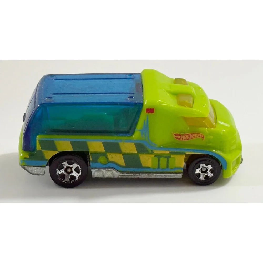 Hot Wheels‎ Rapid Response Truck 1:64 Lime Green Blue Emergency Vehicle